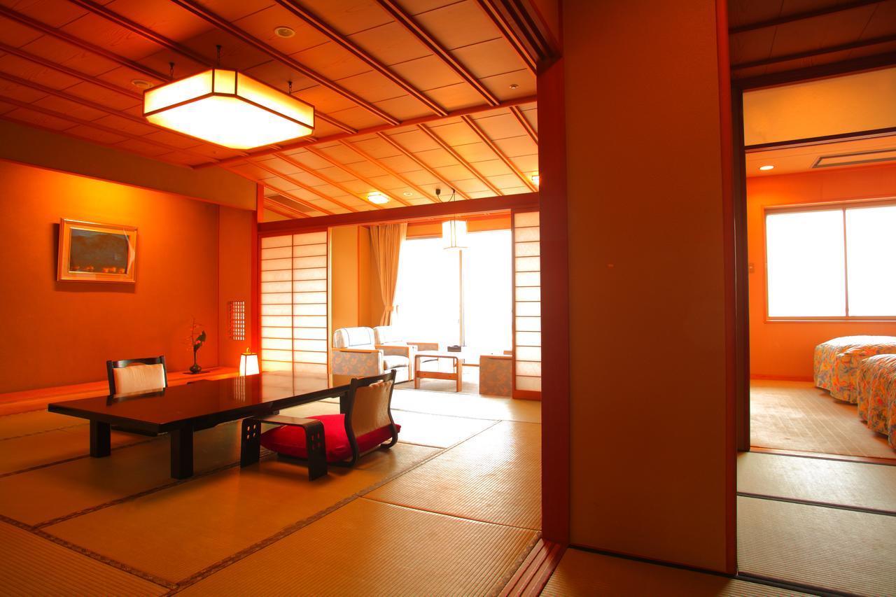 Eihokaku Hotel Himi Buitenkant foto