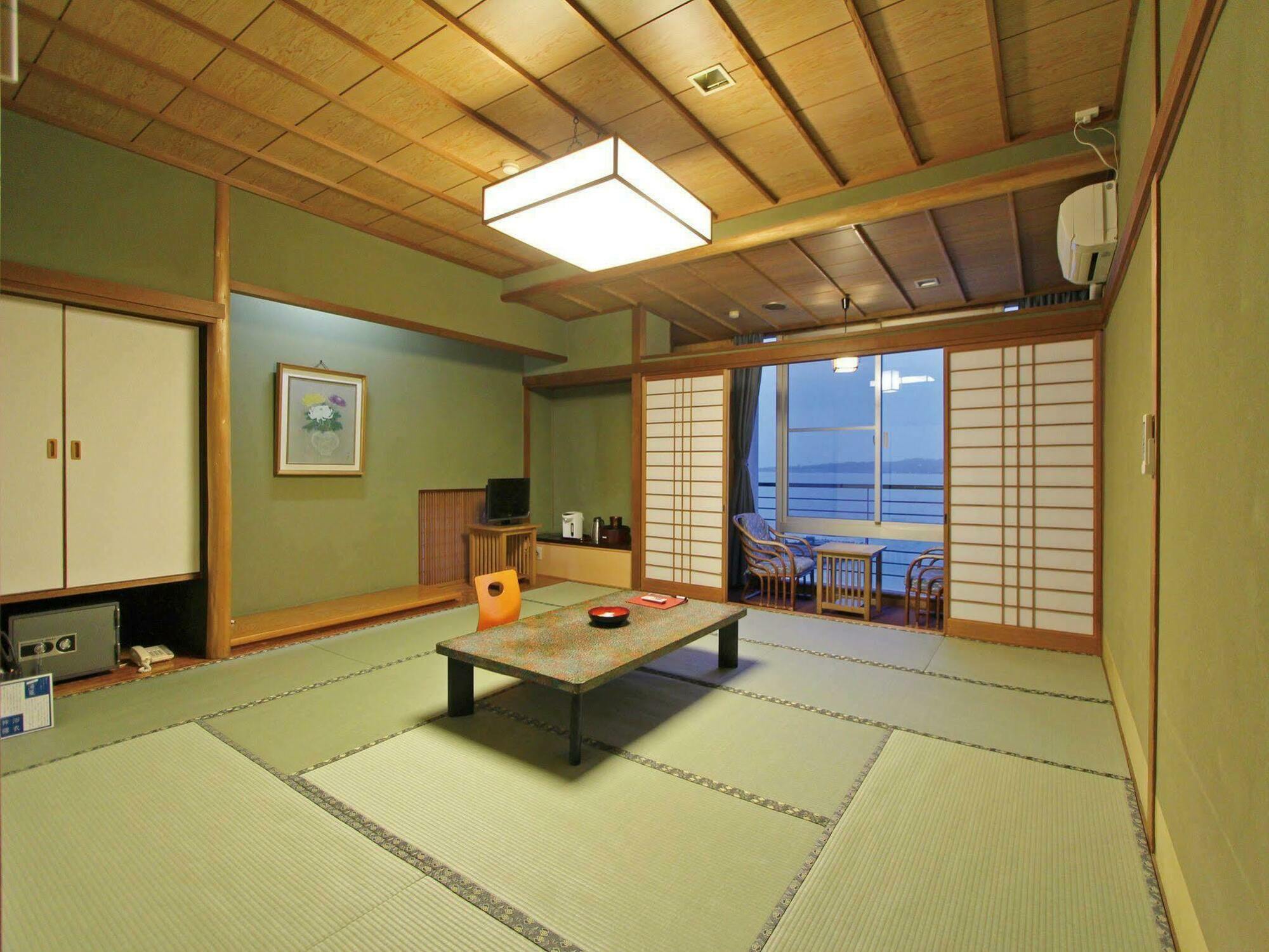 Eihokaku Hotel Himi Buitenkant foto