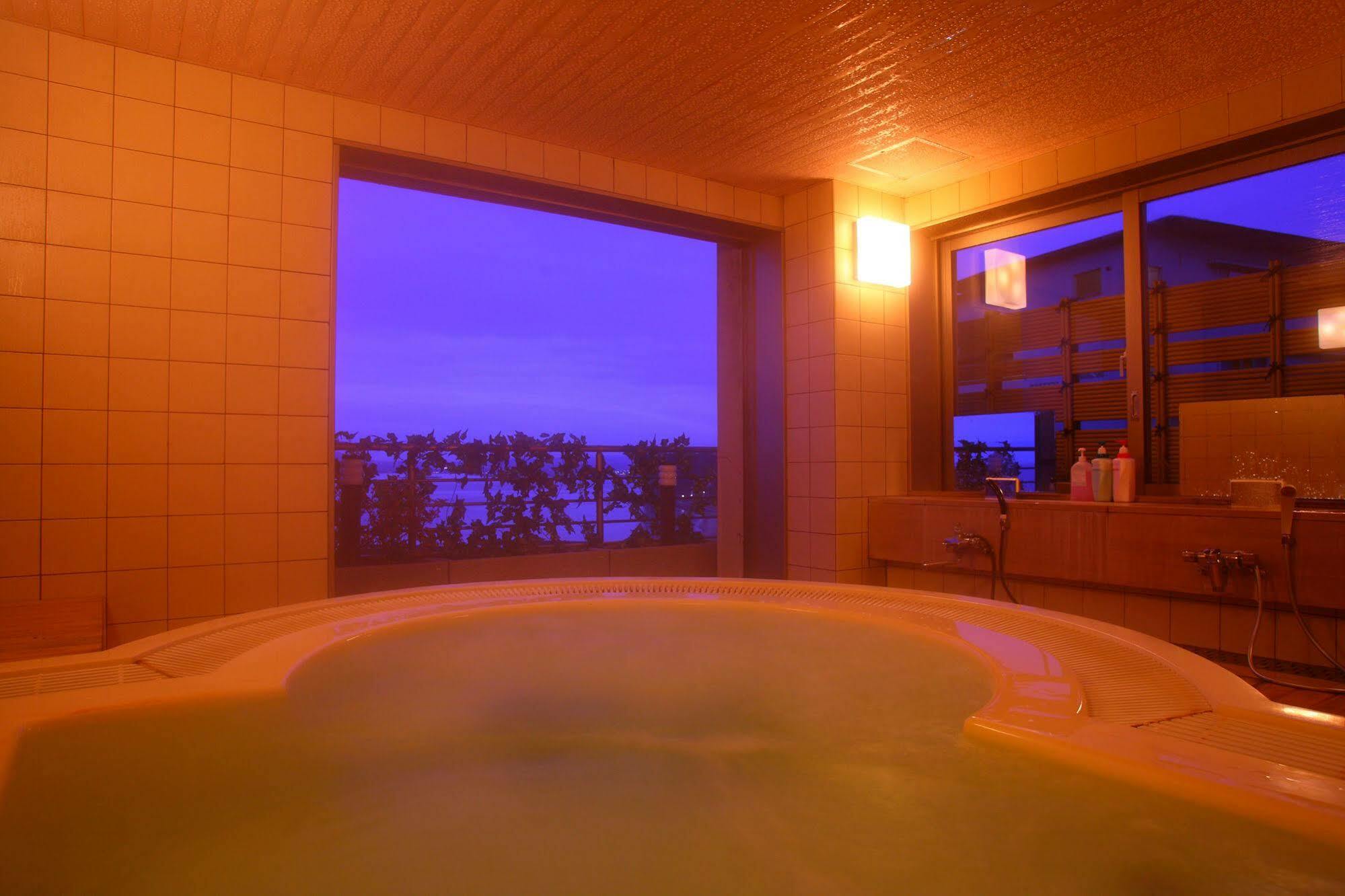 Eihokaku Hotel Himi Buitenkant foto